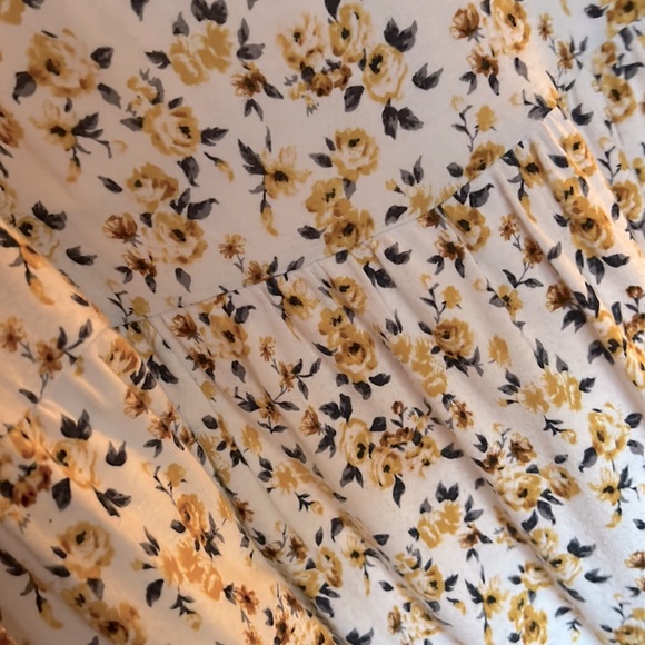 American Eagle Soft & Sexy Floral Tank - Picture 5 of 7